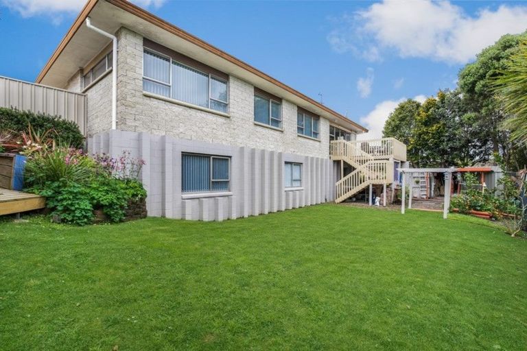 Photo of property in 9 Rhonda Place, Opaheke, Papakura, 2113