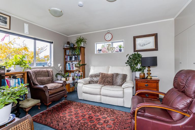 Photo of property in 12 Parsonage Road, Waimate, 7924