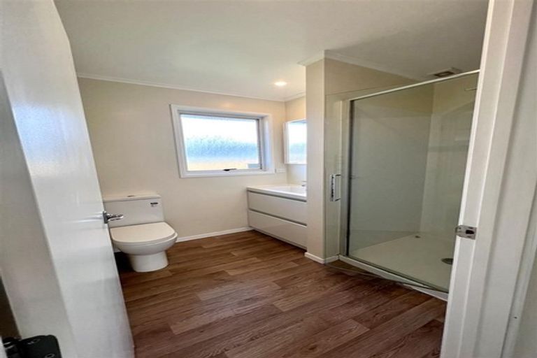 Photo of property in 13 Harmel Road, Glendene, Auckland, 0602