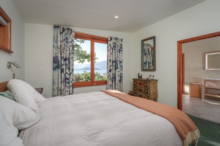 Photo of property in 337 Beacon Point Road, Wanaka, 9305