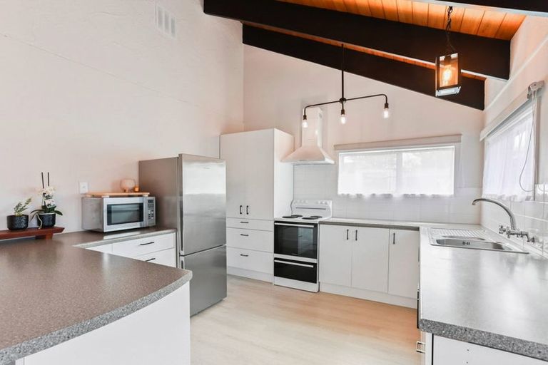 Photo of property in 2 Ebert Place, Rangiora, 7400