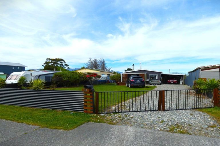 Photo of property in 24 Coates Street, Westport, 7825