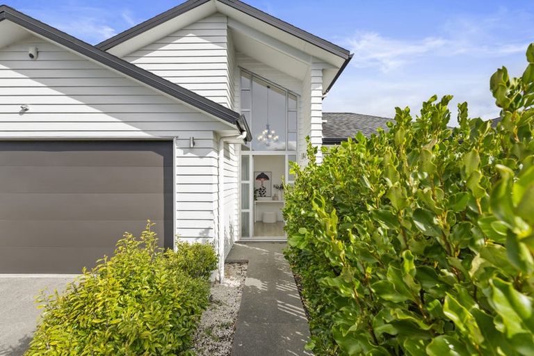 Photo of property in 12 Pommes Way, Silverdale, 0932