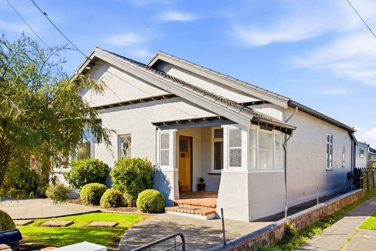 Photo of property in 55 Hargest Crescent, Saint Kilda, Dunedin, 9012
