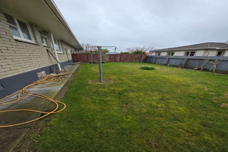 Photo of property in 52 Karaka Crescent, Levin, 5510