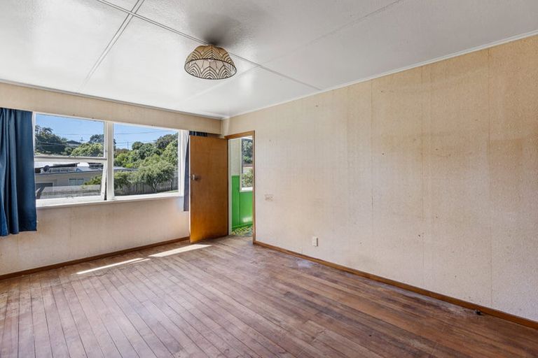 Photo of property in 28 Whakawhiti Street, Marfell, New Plymouth, 4310