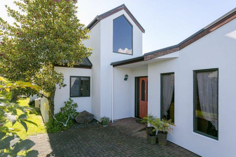 Photo of property in 2 Abbey Way, Rangatira Park, Taupo, 3330