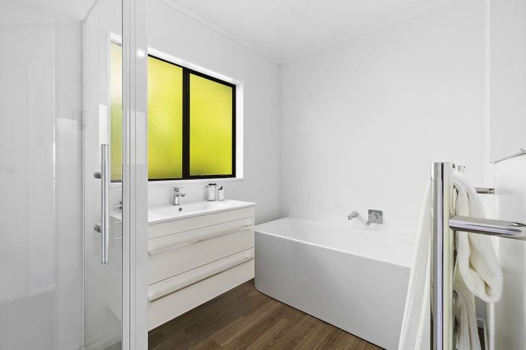 Photo of property in 16 Doon Grove, Papakowhai, Porirua, 5024