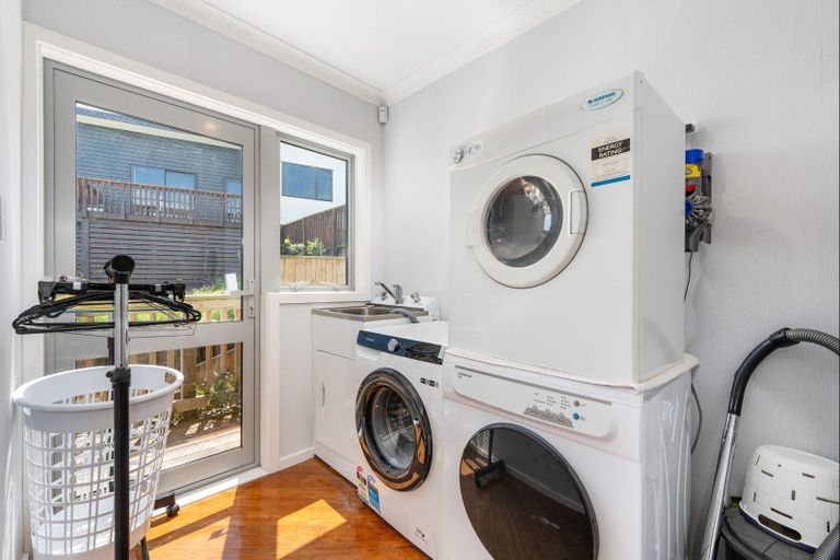 Photo of property in 1 Vaucluse Heights, Fitzherbert, Palmerston North, 4410