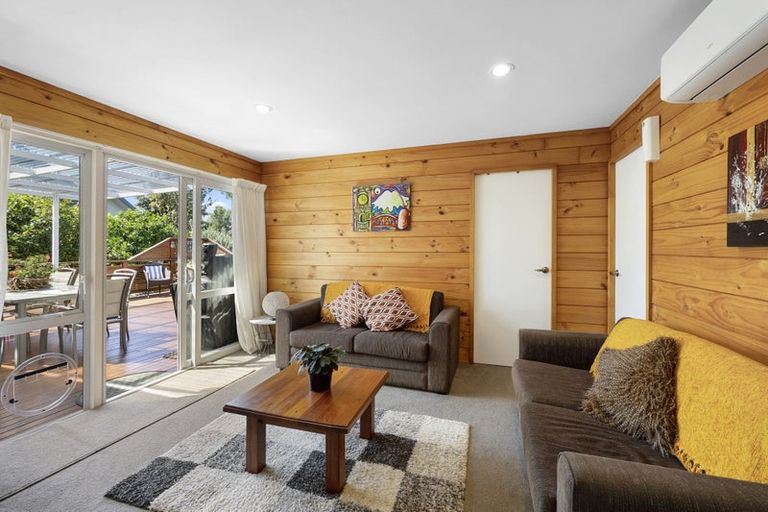 Photo of property in 12 Frank Frethey Place, Highlands Park, New Plymouth, 4312