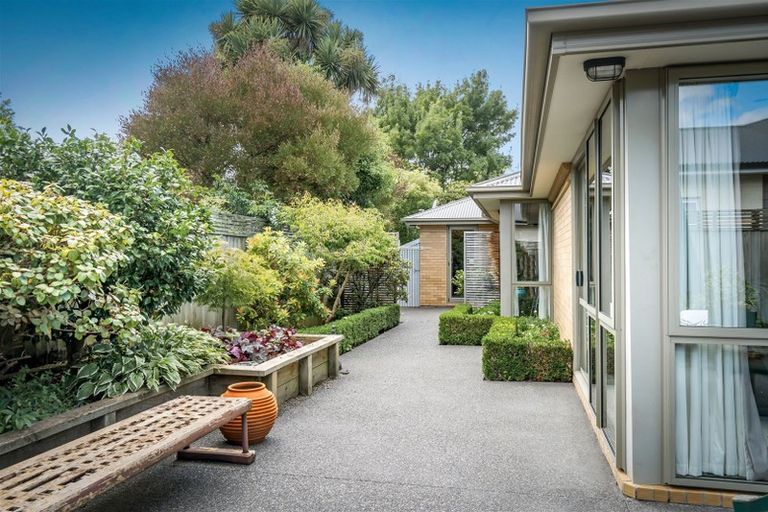 Photo of property in 9c Buxton Terrace, Saint Martins, Christchurch, 8022