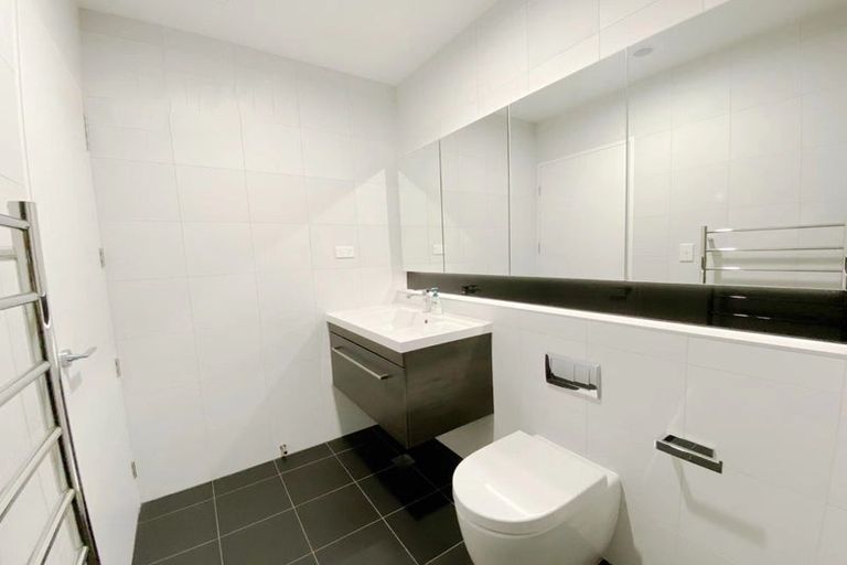 Photo of property in 405/19 Rawene Road, Birkenhead, Auckland, 0626