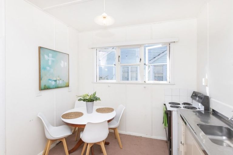 Photo of property in 6 De Lautour Road, Kaiti, Gisborne, 4010