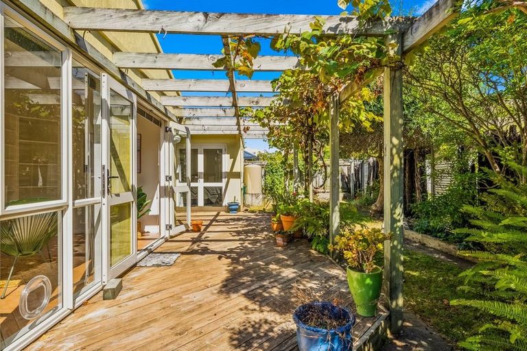 Photo of property in 11 Avion Terrace, Raumati Beach, Paraparaumu, 5032