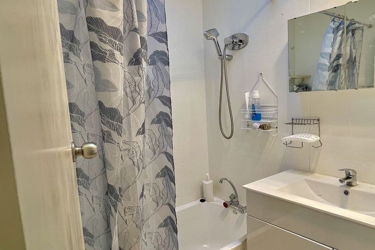 Photo of property in 35 Queen Road, Bellevue, Tauranga, 3110