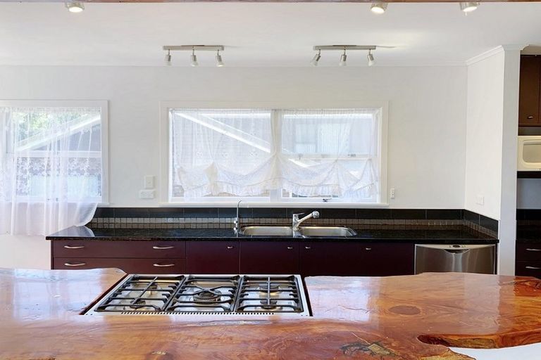 Photo of property in 1/21 Watea Road, Torbay, Auckland, 0630