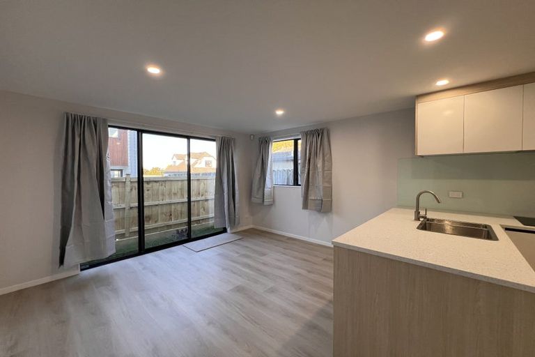 Photo of property in 130d Bradbury Road, Botany Downs, Auckland, 2010