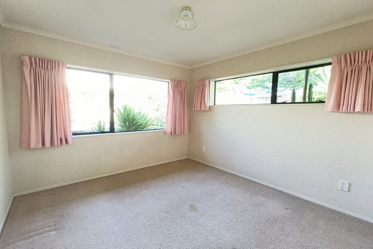 Photo of property in 70 Bob Charles Drive, Golflands, Auckland, 2013