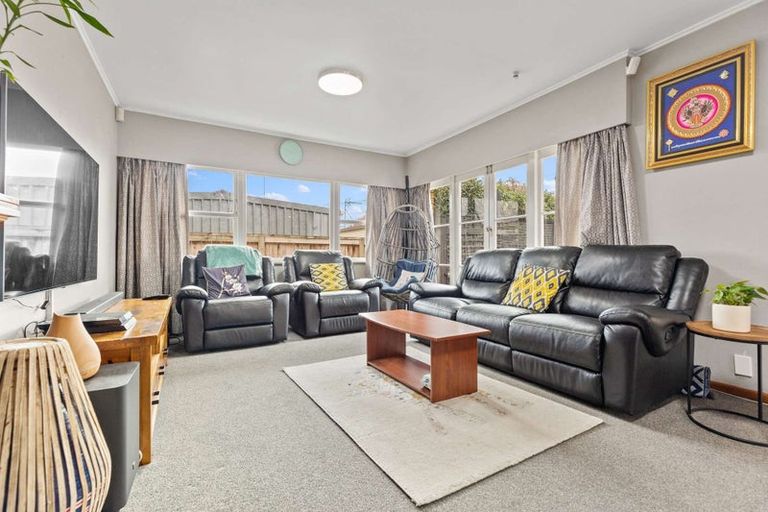 Photo of property in 25 Coleridge Drive, Enderley, Hamilton, 3214