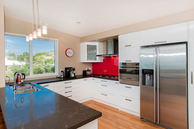 Photo of property in 30 Sirrah Street, Okitu, Gisborne, 4010