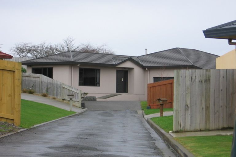 Photo of property in 25 Aspen Way, Kelvin Grove, Palmerston North, 4414