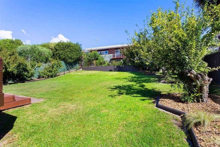 Photo of property in 21a Alexander Street, Cockle Bay, Auckland, 2014