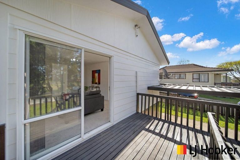 Photo of property in 3/10 Penion Drive, Flat Bush, Auckland, 2023
