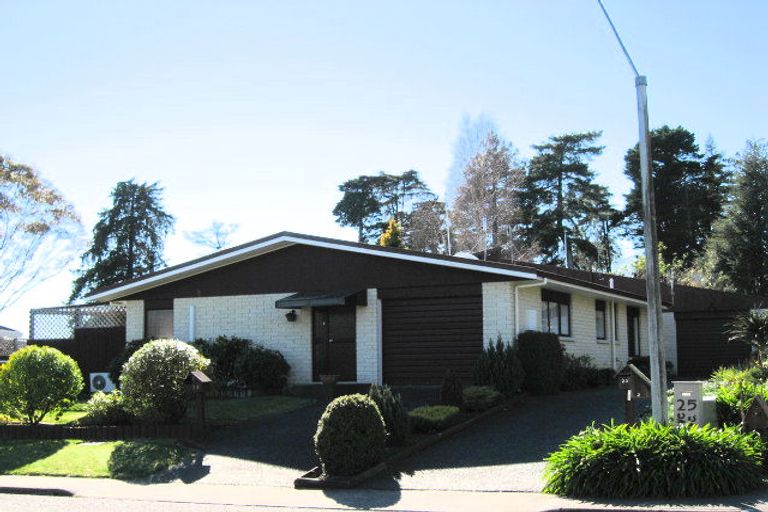 Photo of property in 2/23 Reeve Drive, Havelock North, 4130