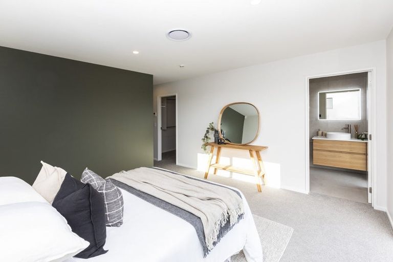 Photo of property in 100 Skibbereen Drive, Halswell, 8025