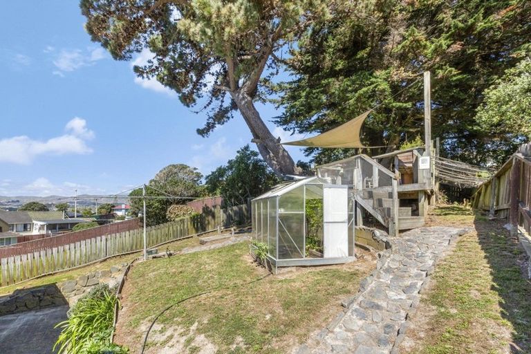 Photo of property in 44 View Road, Titahi Bay, Porirua, 5022