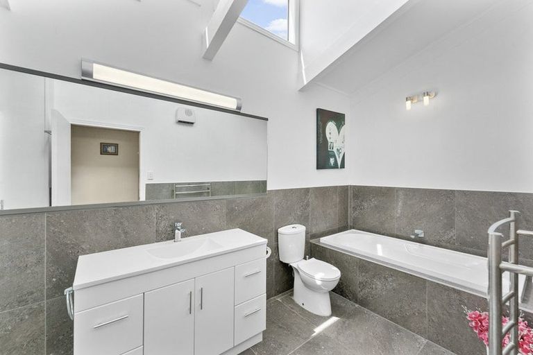 Photo of property in 24 Rossiter Crescent, Lynmouth, New Plymouth, 4310