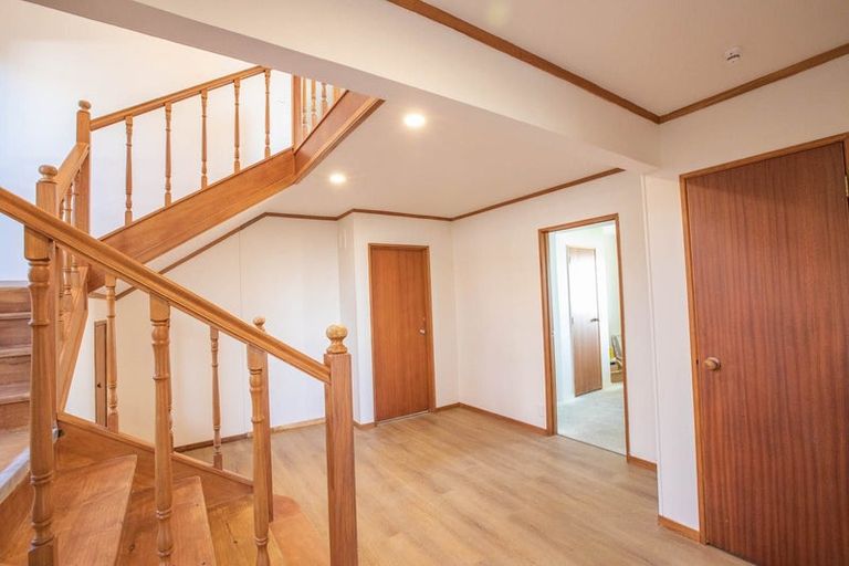 Photo of property in 4 Dalmeny Close, Murrays Bay, Auckland, 0630