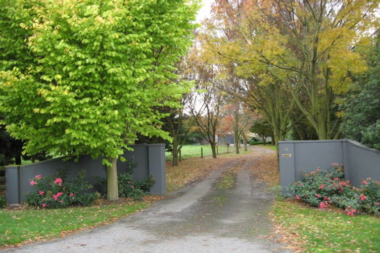 Photo of property in 31 Grassmere Street, Papanui, Christchurch, 8052