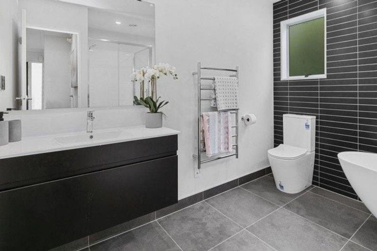 Photo of property in 71a Tirohanga Road, Tirohanga, Lower Hutt, 5010