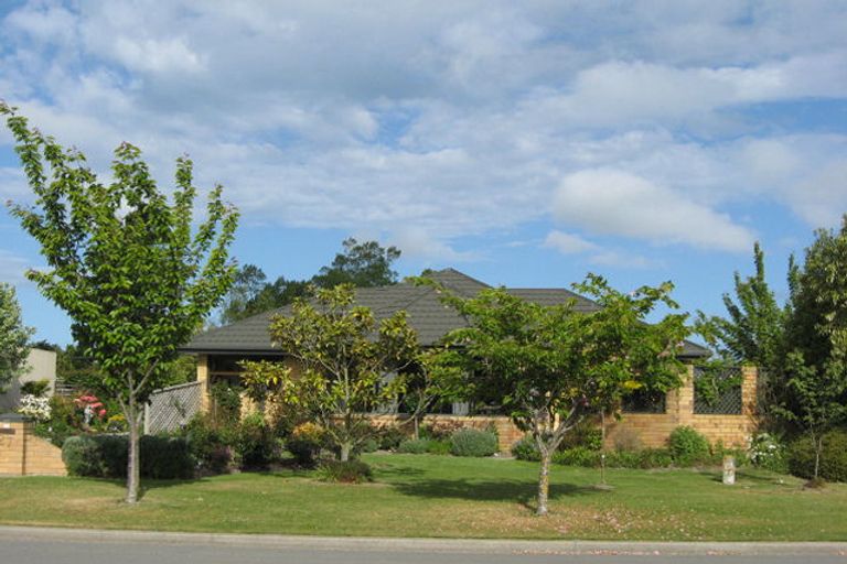 Photo of property in 27 Rickton Place, Rangiora, 7400