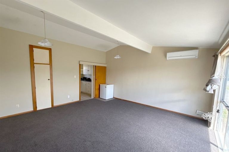 Photo of property in 1/206 Hastings Street East, Waltham, Christchurch, 8023