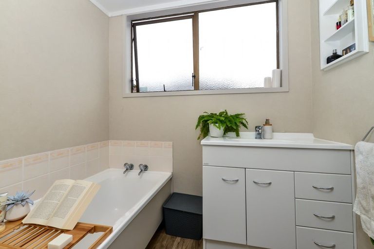 Photo of property in 45 Lachlan Drive, Dinsdale, Hamilton, 3204