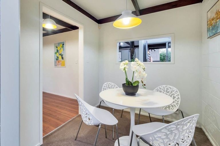 Photo of property in 2/5 Putney Place, Ranui, Auckland, 0612