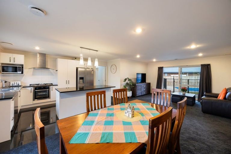 Photo of property in 5 Allgood Place, Rototuna North, Hamilton, 3210