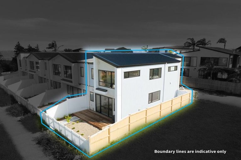 Photo of property in 35 Observation Green, Hobsonville, Auckland, 0616