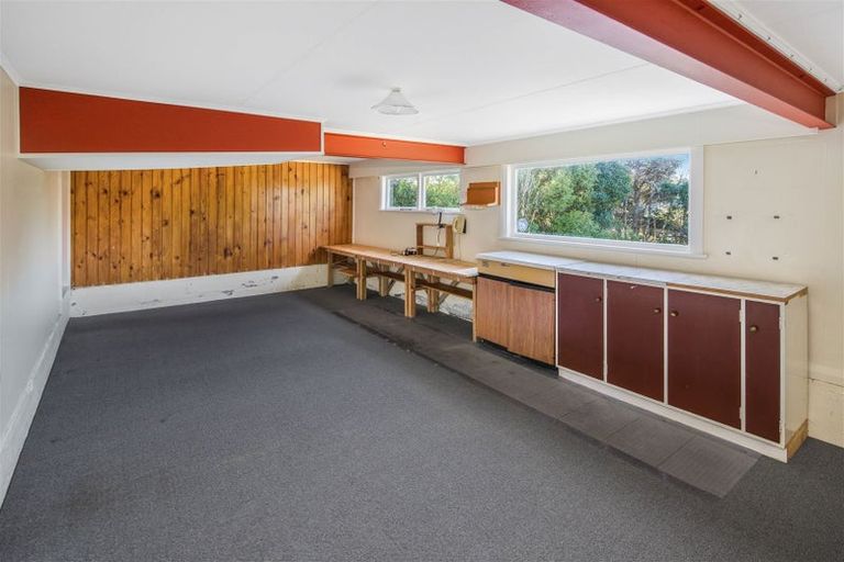 Photo of property in 28 Fairburn Grove, Johnsonville, Wellington, 6037