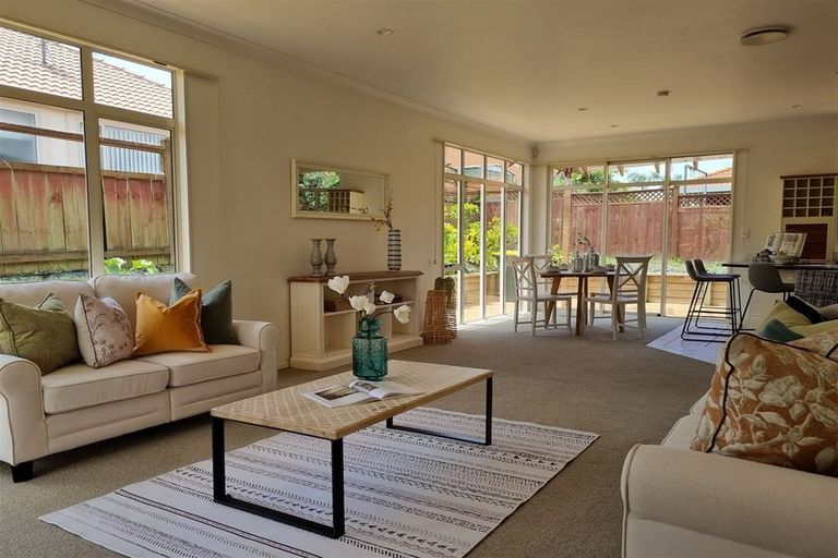 Photo of property in 5 Kentia Way, Somerville, Auckland, 2014