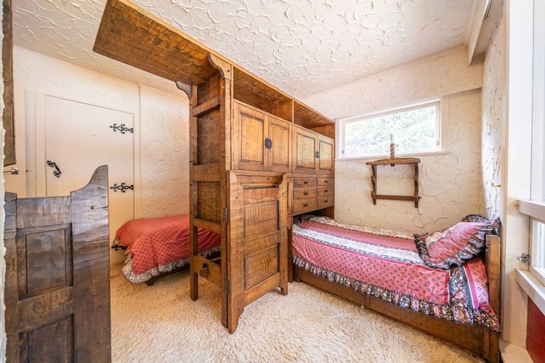 Photo of property in 99 Pinehaven Road, Pinehaven, Upper Hutt, 5019