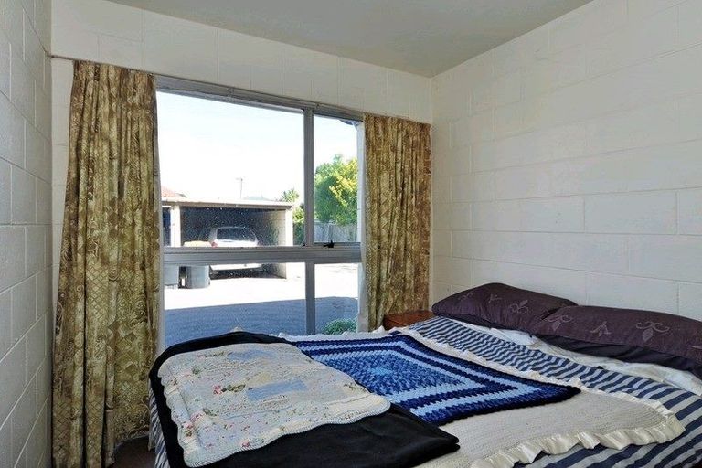 Photo of property in 2/112a Olliviers Road, Phillipstown, Christchurch, 8011