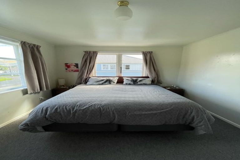 Photo of property in 1/56 Churton Crescent, Taita, Lower Hutt, 5011