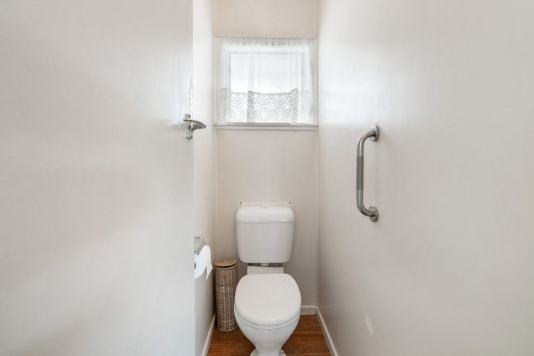 Photo of property in 1/36 Ocean View Road, Northcote, Auckland, 0627