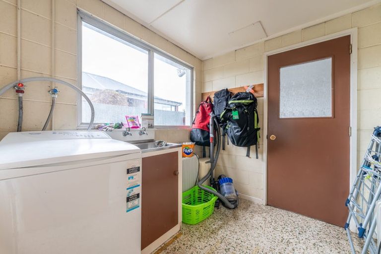 Photo of property in 2/95 Avenue Road, West End, Timaru, 7910