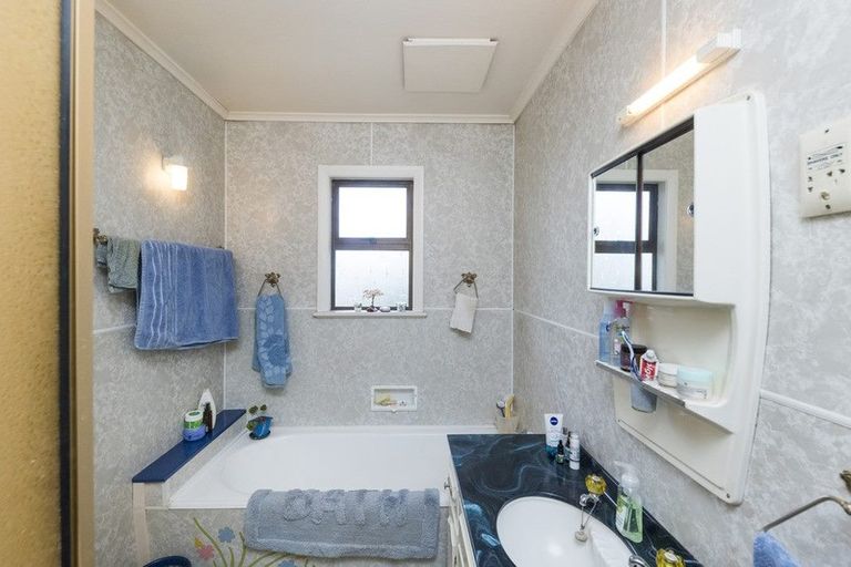 Photo of property in 64 College Street, Awapuni, Palmerston North, 4412