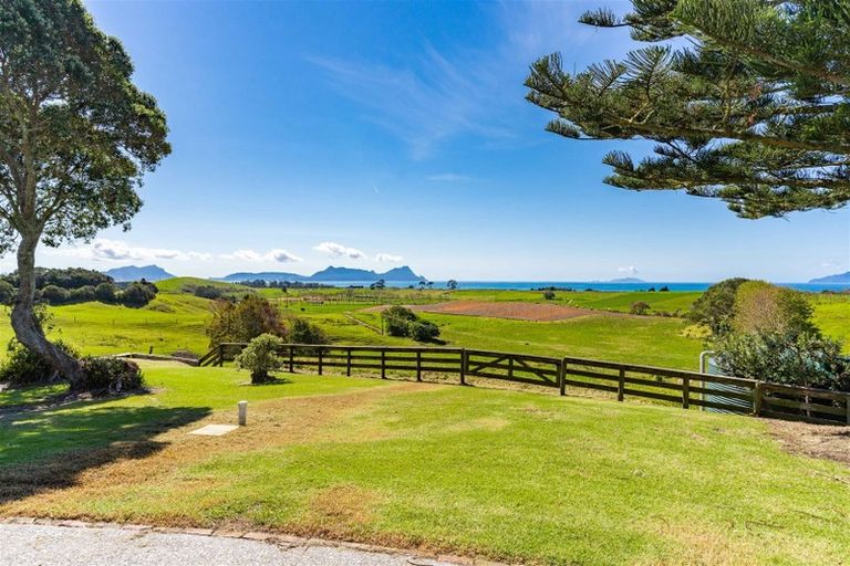Photo of property in 211 Doctors Hill Road, Ruakaka, Waipu, 0582