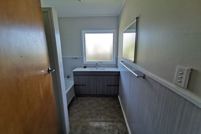 Photo of property in 6 Sterling Avenue, Manurewa East, Auckland, 2102